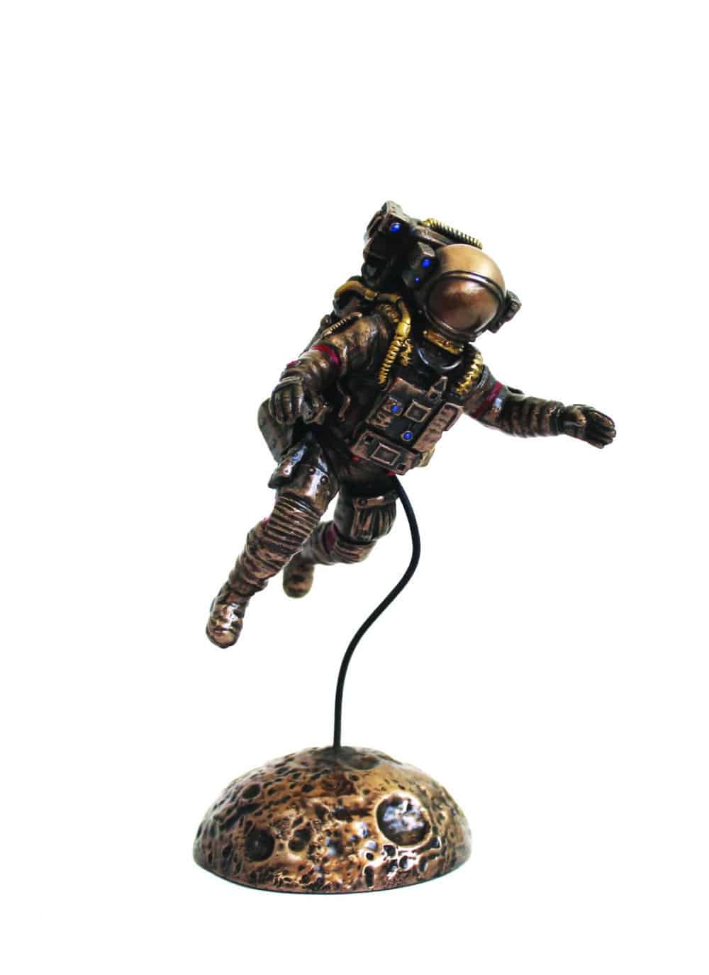 Statuette d'Astronaute Lévitation sur Base Lunaire